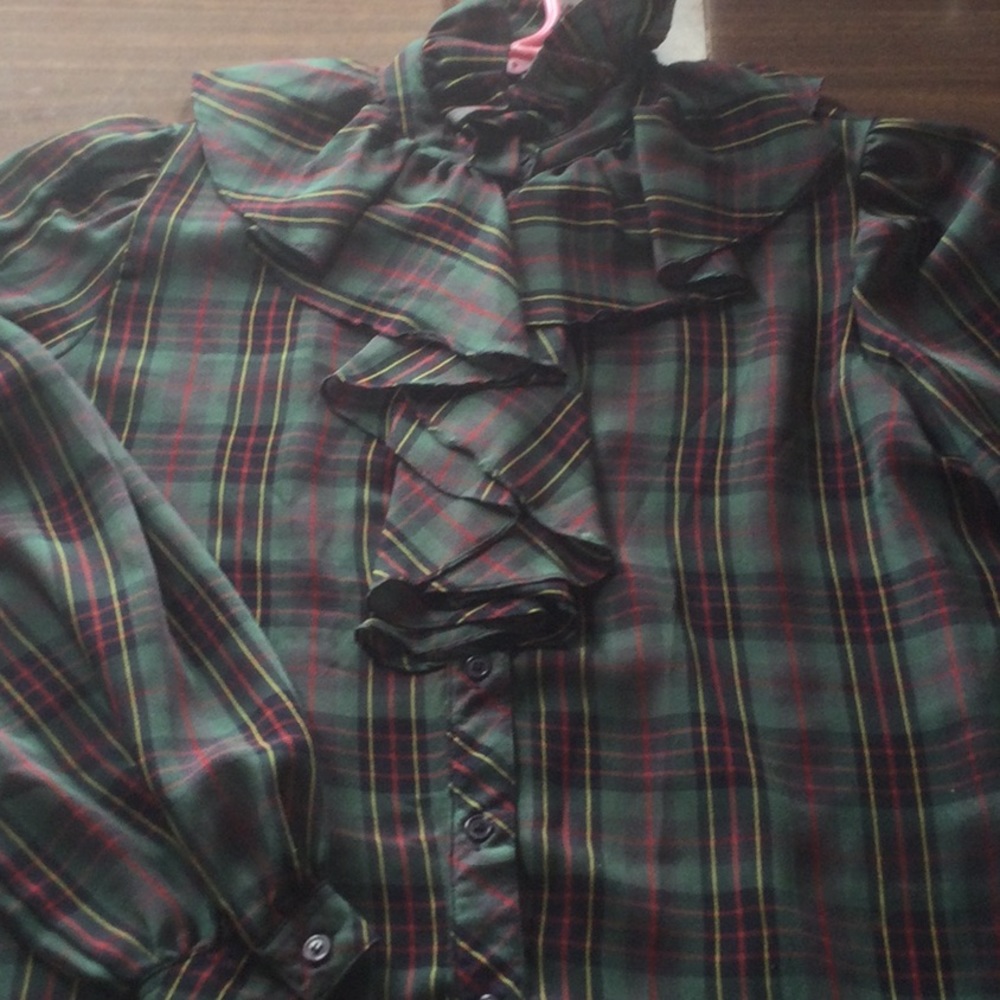 Weathervane Size 6 Green Plaid Polyester Button Down Blouse with Ruffle Neck.